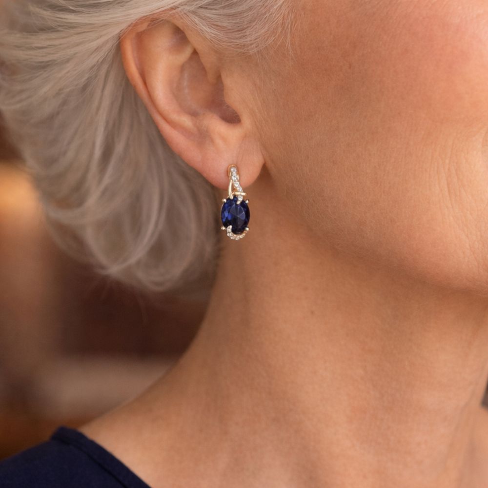 Bleu Minuit | Boucles d'oreilles dorées avec pierre bleu foncé – Vue 02