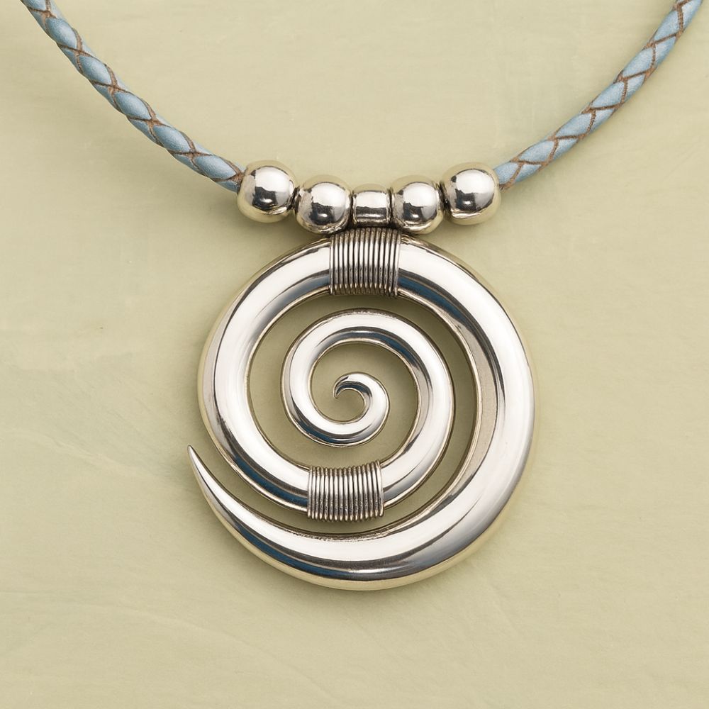 Séverine | Collier argenté à spirale – Vue 02