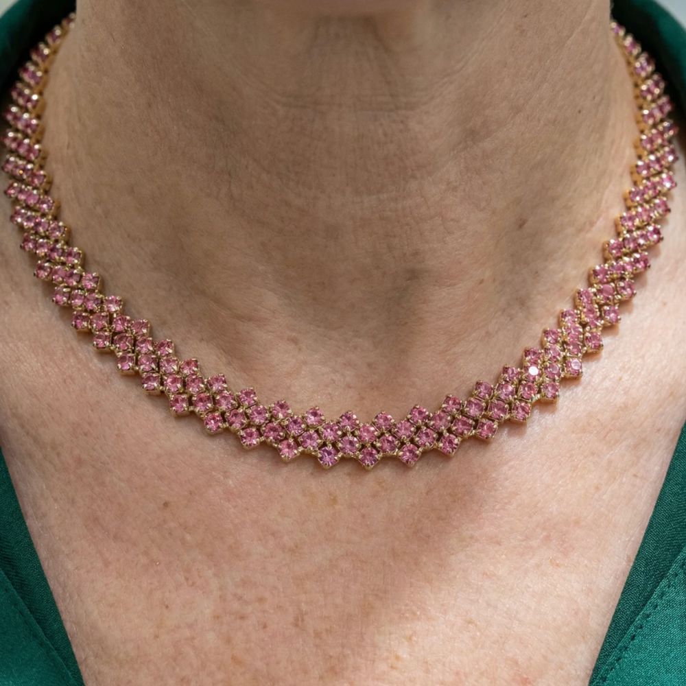 Rosalie | Collier avec rangée de pierres roses – Vue 01