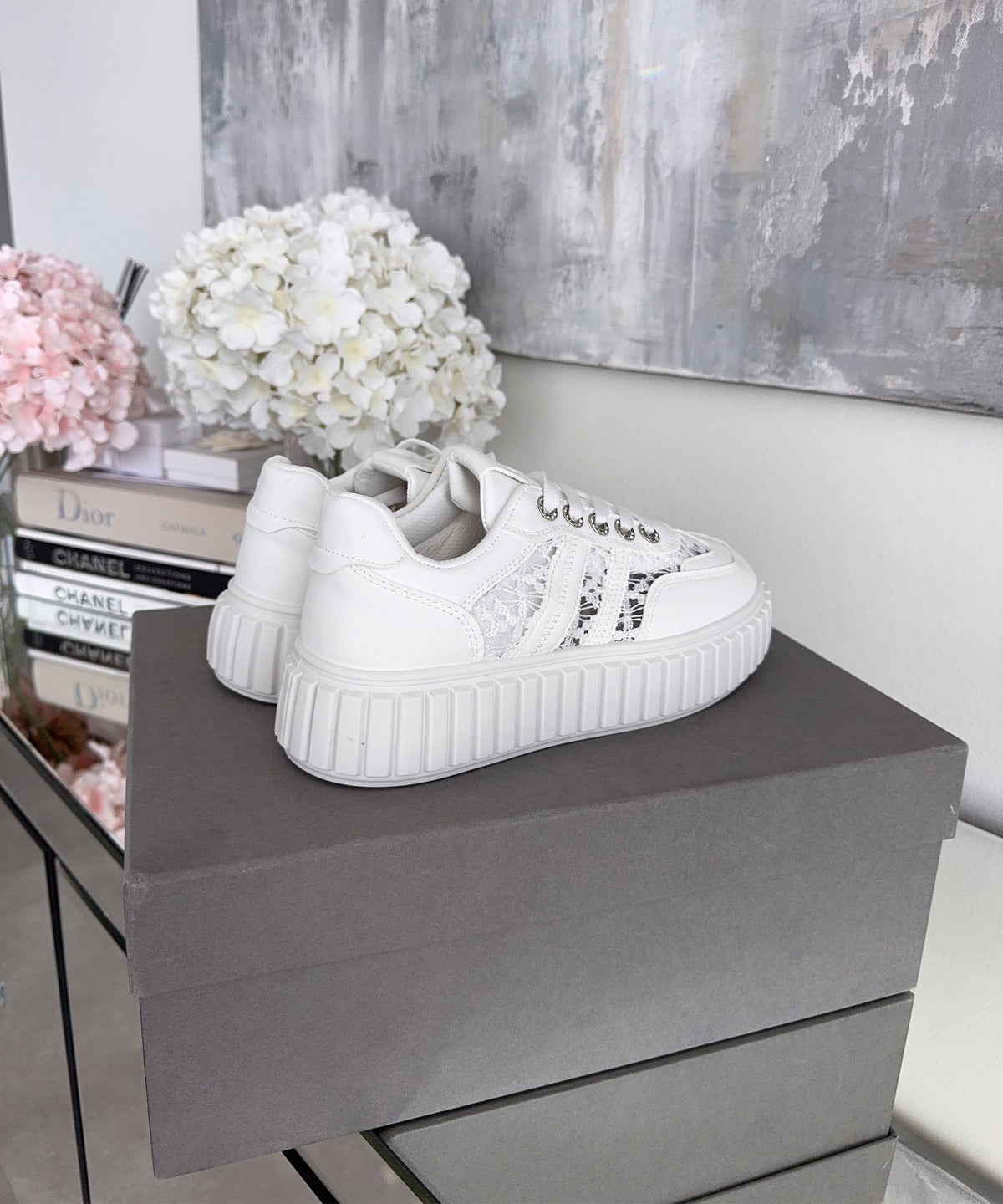 Sneakersy Madeleine białe