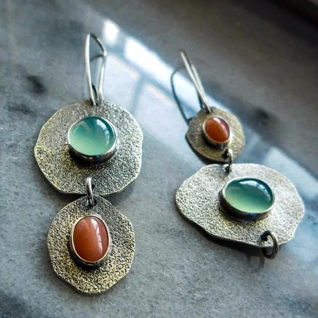 Double Pierre | Boucles d'oreilles dorées avec pierre verte et orange – Vue 01