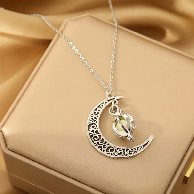 Luna | Collier avec lune luminescente – Vue 01