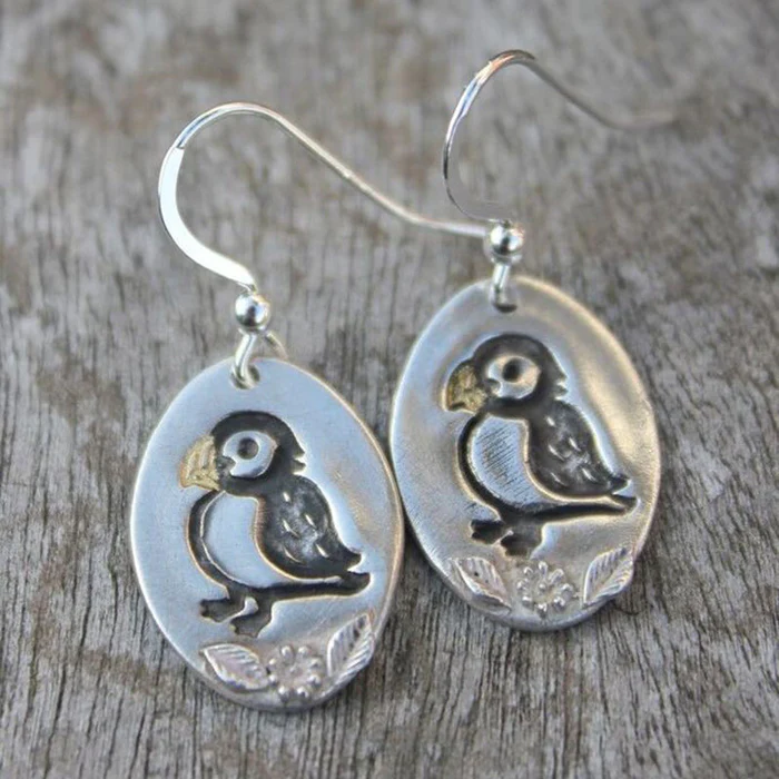 Macareux | Boucles d'oreilles argentées à motif d'oiseau – Vue 01
