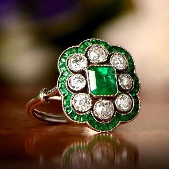Jardin Fleuri | Bague avec pierre verte et pierres claires – Vue 01