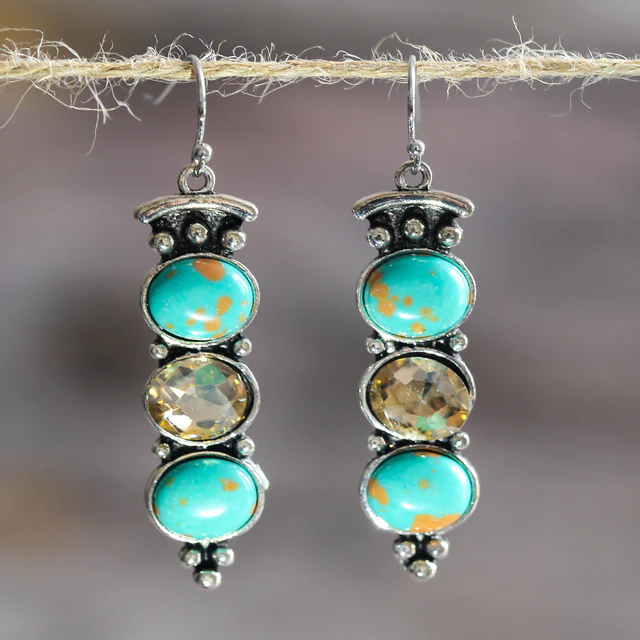 Colonne de Miel | Longues boucles d'oreilles avec pierres turquoise et couleur miel – Vue 01
