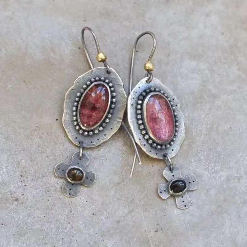 Ovale Rose | Boucles d'oreilles avec pierre rose et bordure perlée – Vue 01