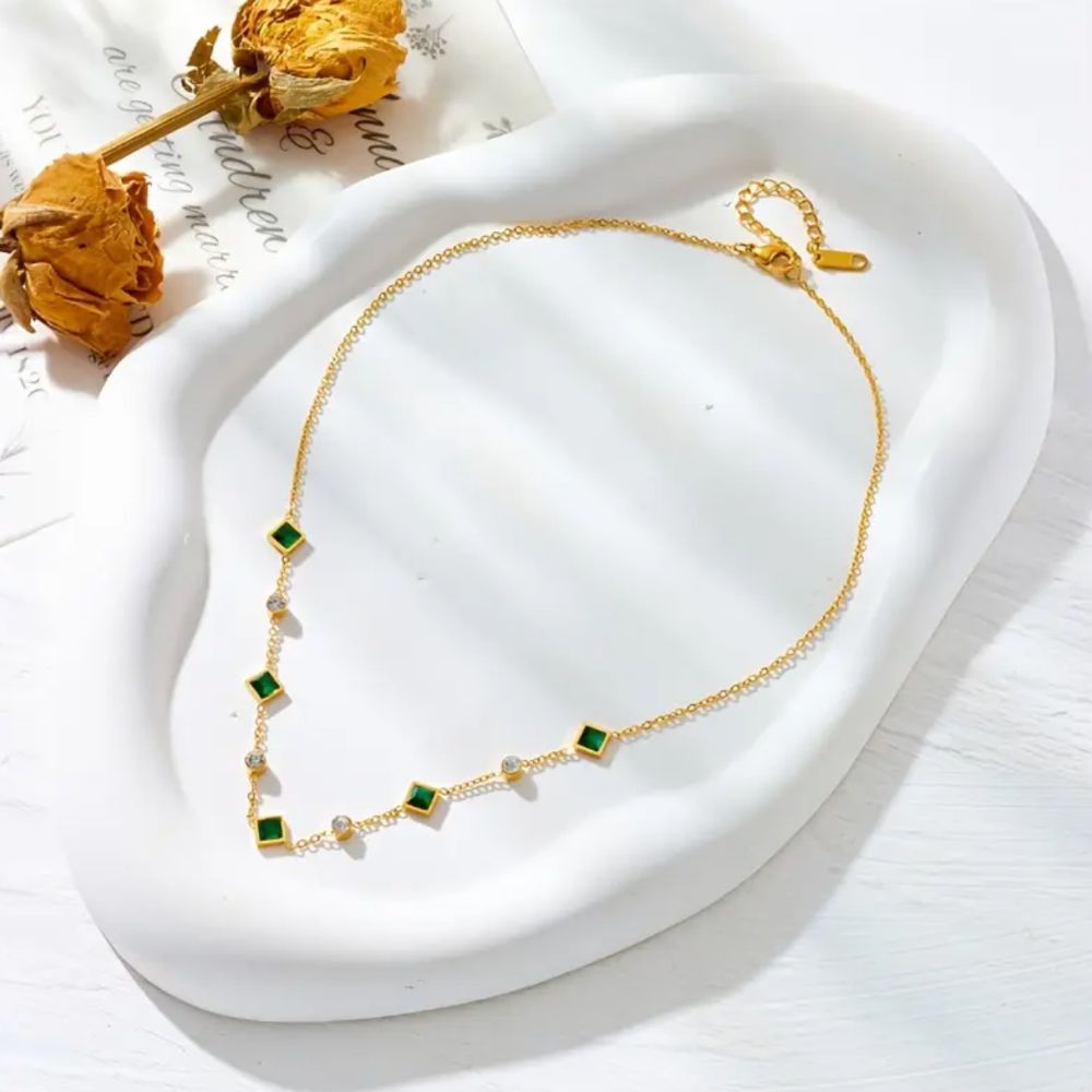 Anna | Collier avec pendentif goutte vert – Vue 01
