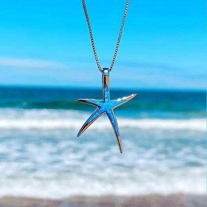 Astre Marin | Collier argenté avec détail bleu aux reflets opalins – Vue 01