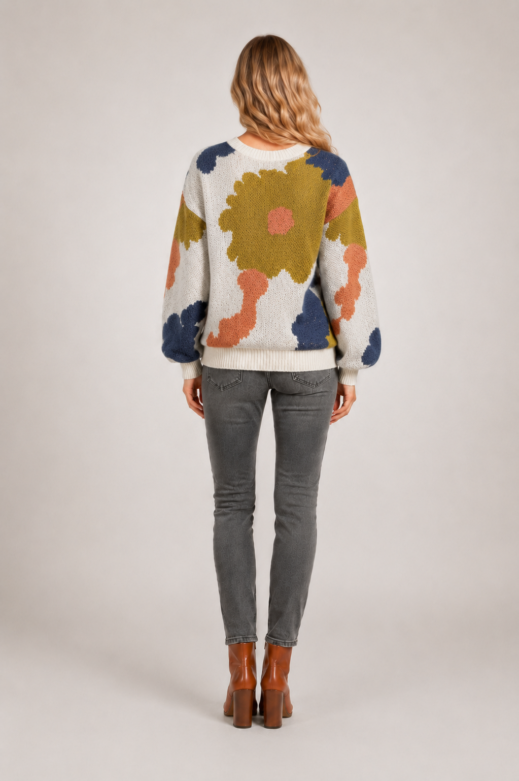 Sydney | Kwiatowy sweter z dzianiny