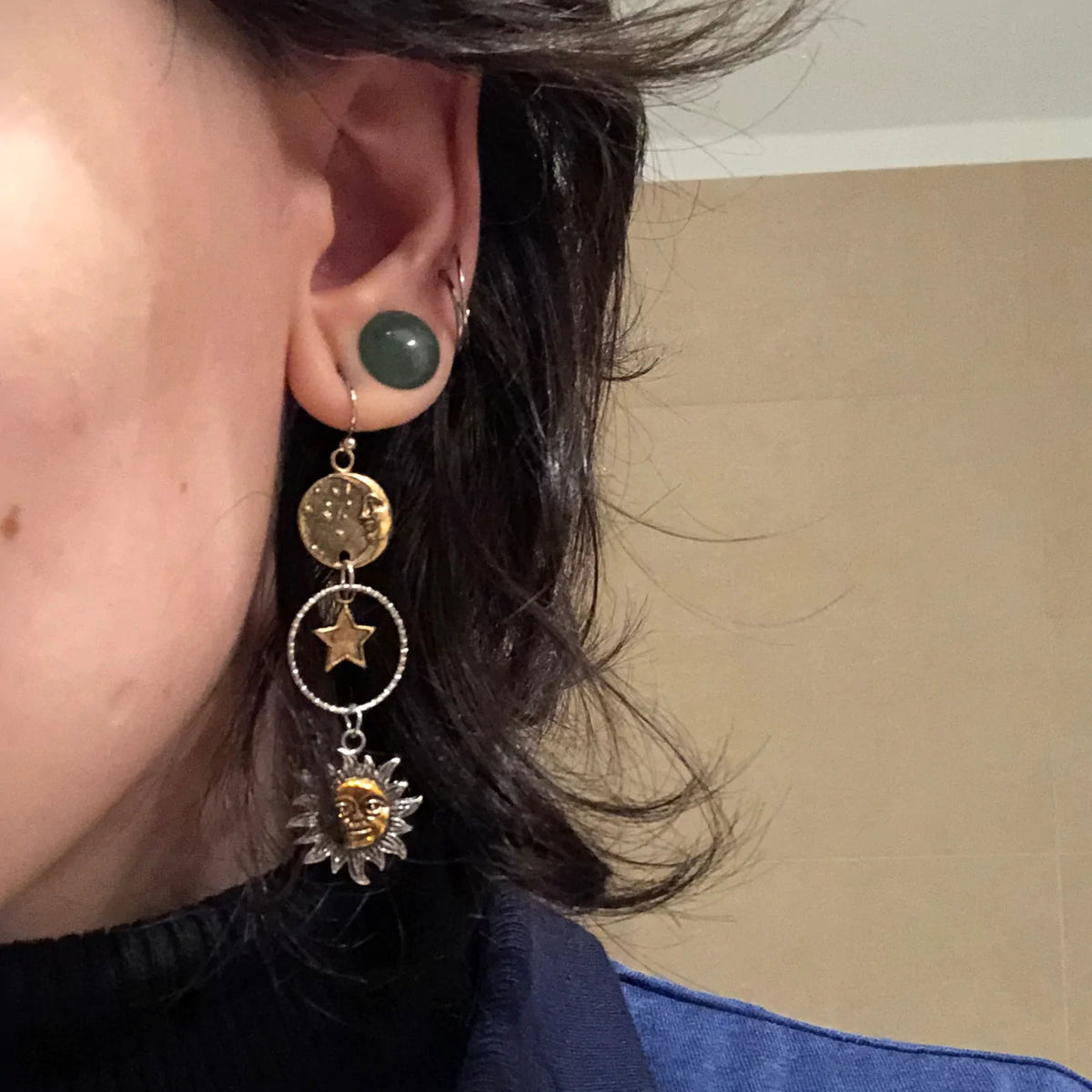 Soleil et Lune | Boucles d'oreilles à motif de soleil, lune et étoile – Vue 02