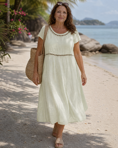 Albertine — Robe longue à broderie ajourée, coloris Vert d’eau