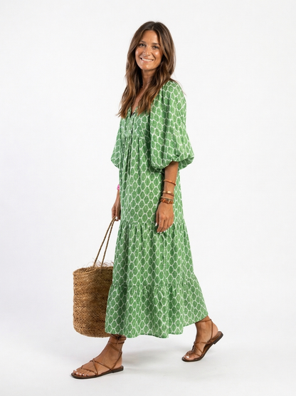 Amarante — Robe longue à volants et col V