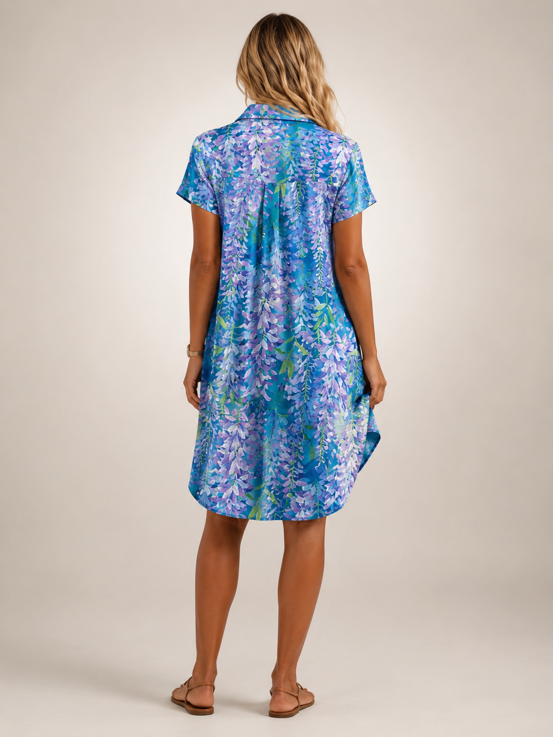 Blanche — Robe midi chemise fleurie à col V