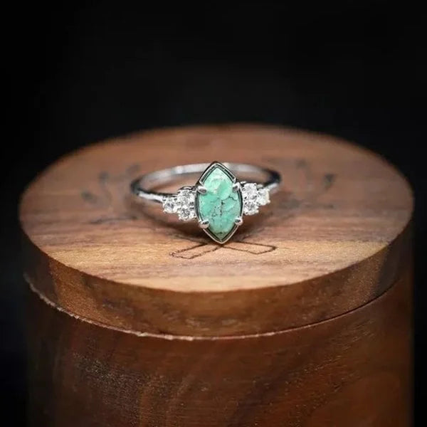 Ovale Pointu | Bague argentée avec pierre turquoise – Vue 01