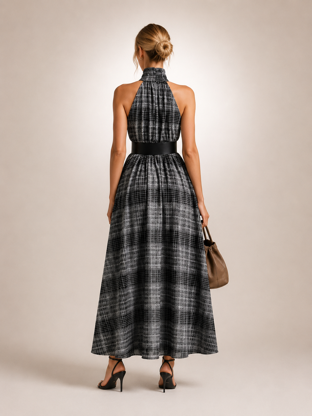 Edwige — Robe longue à carreaux, col montant et ceinture
