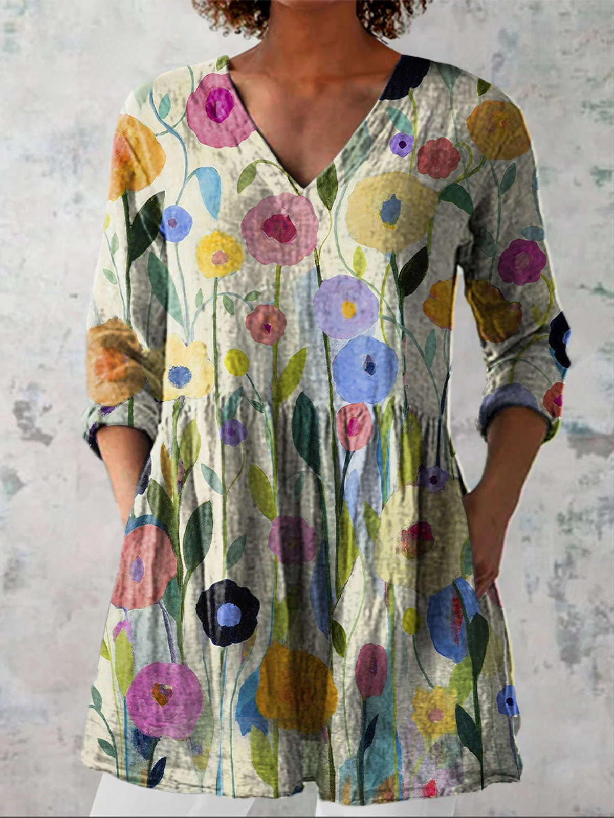Louisette | Chemisier long col V à fleurs peintes sur fond écru