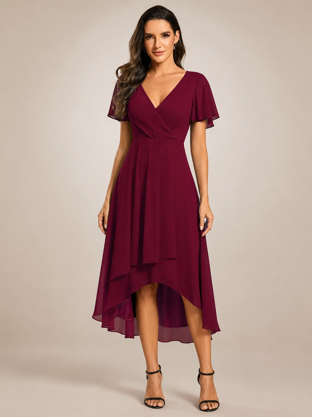 Roxane — Robe midi asymétrique à col V, coloris Bordeaux