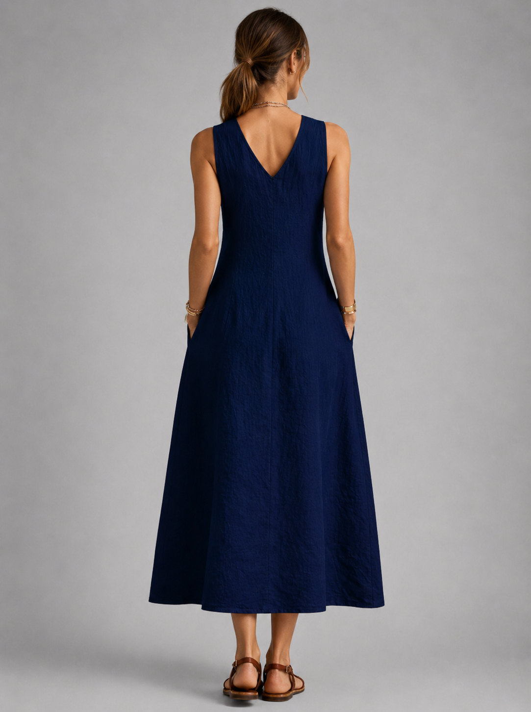 Bathilde — Robe longue sans manches à boutons