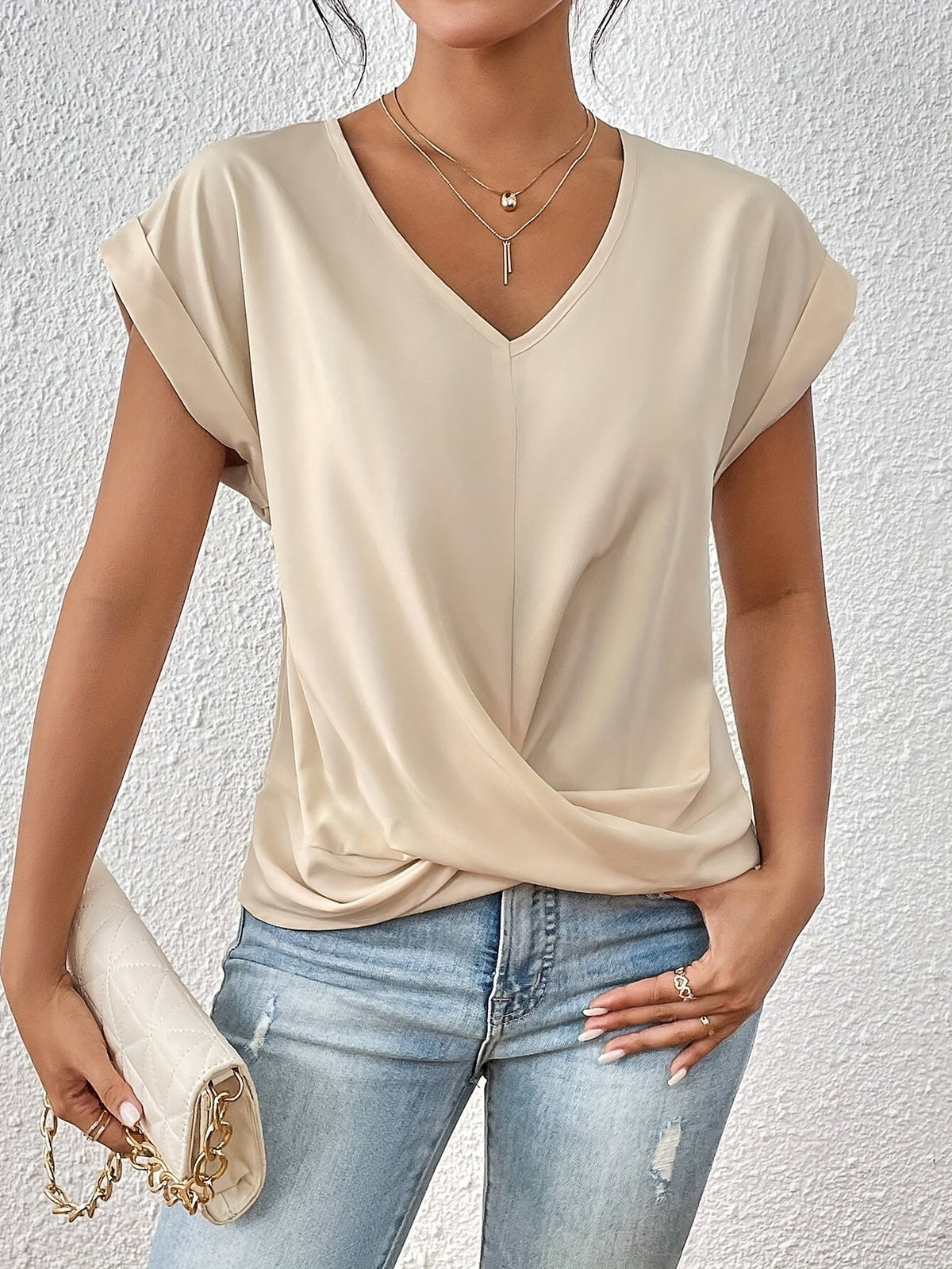 Sylvane | T-shirt col V à bas noué — Beige