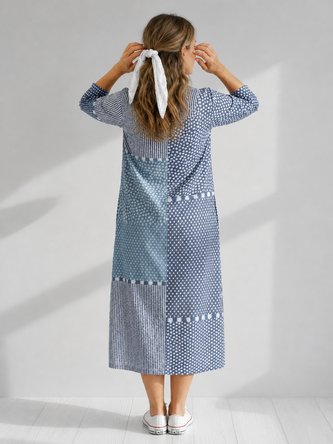 Doriane — Robe midi patchwork à col V