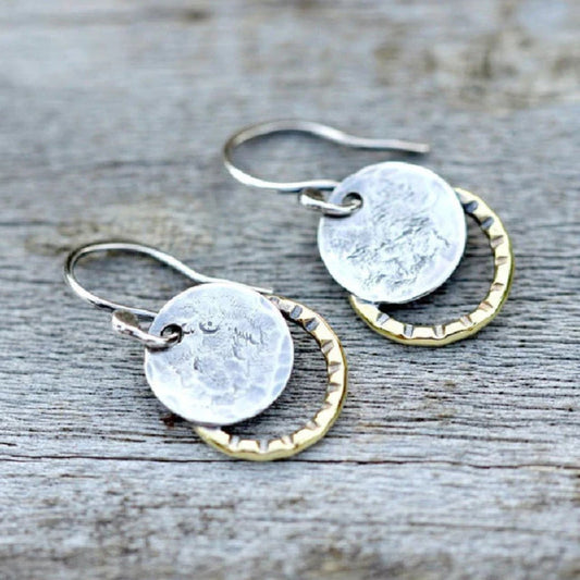 Disque Lunaire | Petites boucles d'oreilles avec disque et croissant – Vue 01