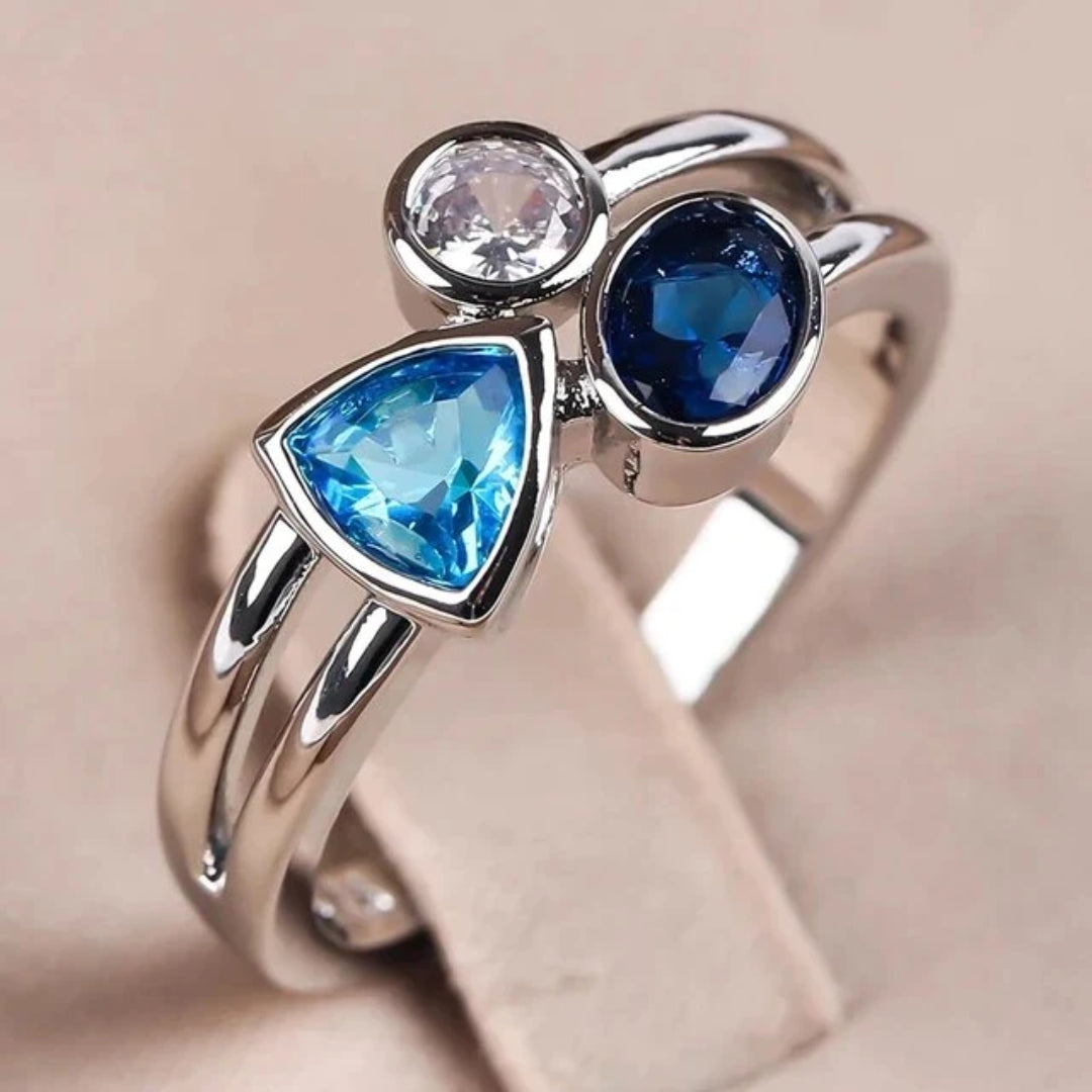 Bouquet Bleu | Bague argentée avec pierres bleues de plusieurs formes – Vue 01