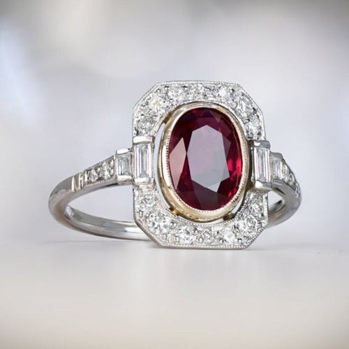 Couronne Rouge | Bague argentée avec pierre rouge ovale – Vue 01