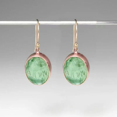 Pierre Verte | Boucles d'oreilles en or rose avec pierre verte – Vue 01