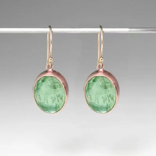 Pierre Verte | Boucles d'oreilles en or rose avec pierre verte – Vue 01