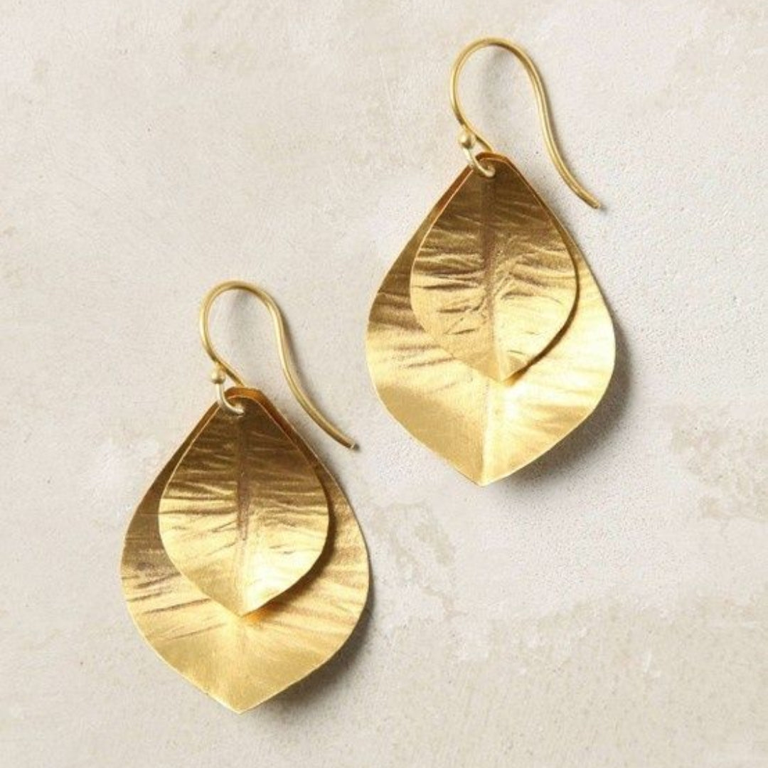 Double Feuille | Boucles d'oreilles dorées avec deux feuilles – Vue 01