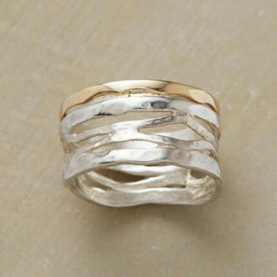 Faisceau d'Ondes | Bague large argentée avec fils ondulés – Vue 01