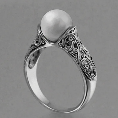 Rosée Lunaire | Bague argentée avec pierre blanche ronde – Vue 01