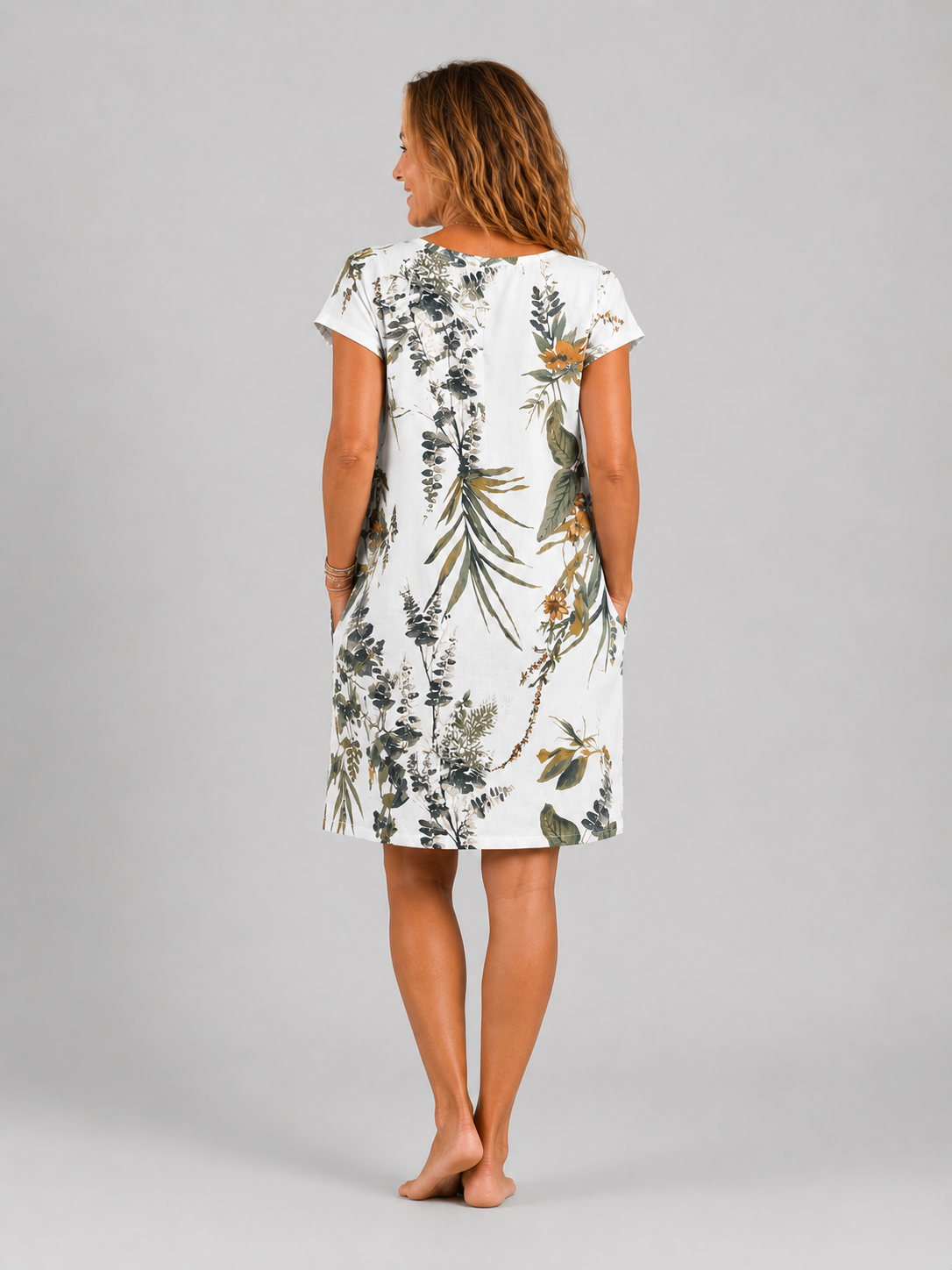 Constance — Robe courte à encolure ronde et imprimé botanique