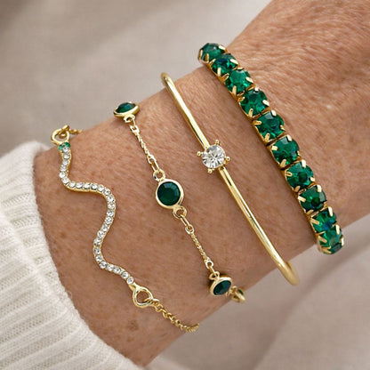 Quatuor Vert | Ensemble de bracelets dorés avec pierres vertes – Vue 01