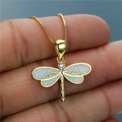 Pendentif Libellule | Collier avec détail clair aux reflets opalins – Vue 02