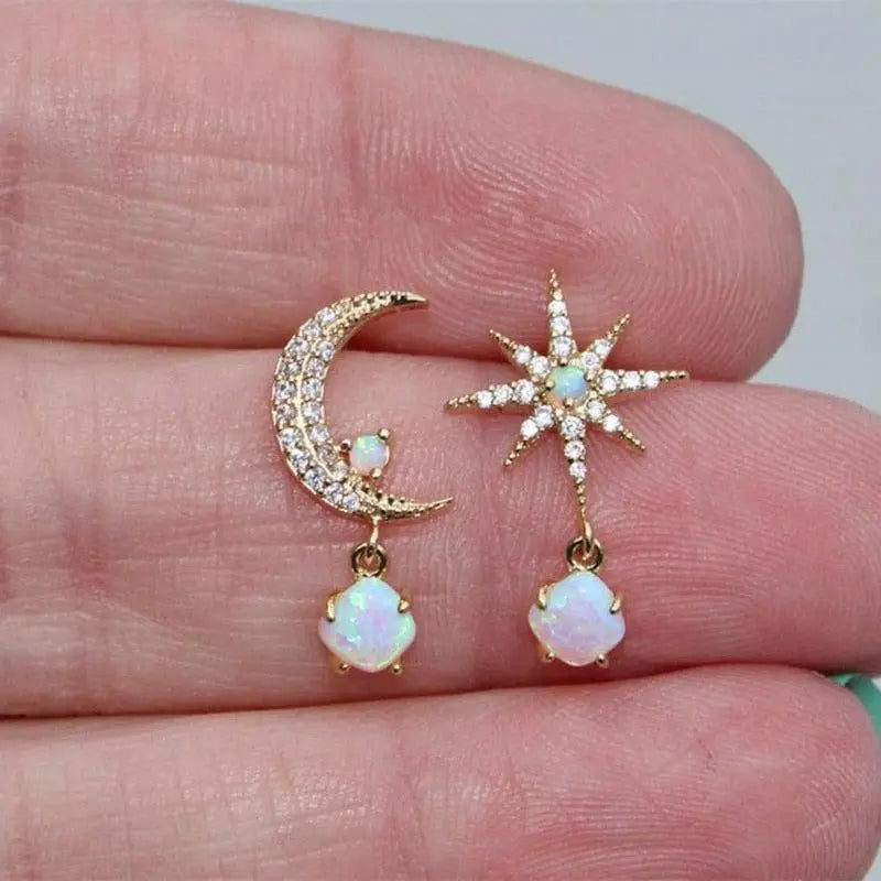 Ciel Nocturne | Boucles d'oreilles dorées avec lune et étoile – Vue 05