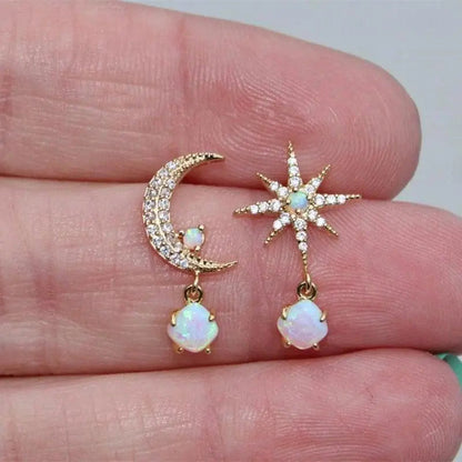 Ciel Nocturne | Boucles d'oreilles dorées avec lune et étoile – Vue 05
