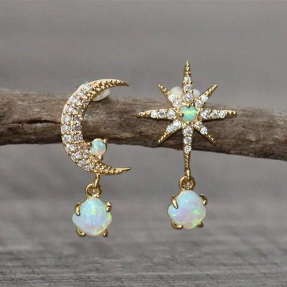 Ciel Nocturne | Boucles d'oreilles dorées avec lune et étoile – Vue 01