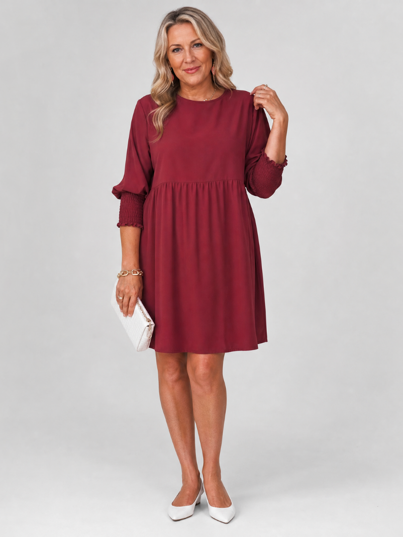 Catherine — Robe courte à manches longues et taille froncée, coloris Bordeaux