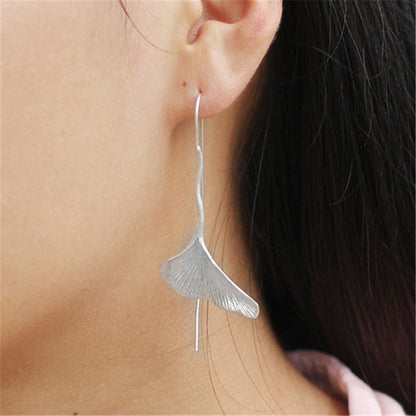 Feuille Éventail | Longues boucles d'oreilles en forme de feuille – Vue 01