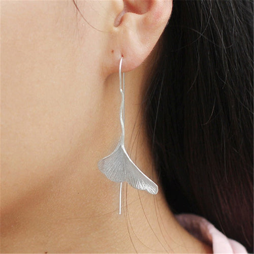 Feuille Éventail | Longues boucles d'oreilles en forme de feuille – Vue 01