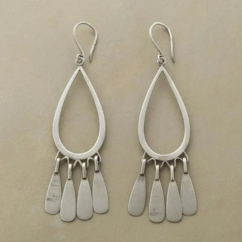 Éventail Goutte | Boucles d'oreilles argentées avec plaques suspendues – Vue 01