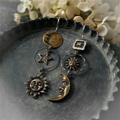 Soleil et Lune | Boucles d'oreilles à motif de soleil, lune et étoile – Vue 01