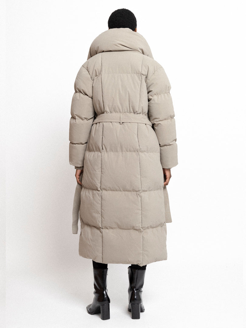 Kyleih Maxi – długa parka pikowana, kolor taupe