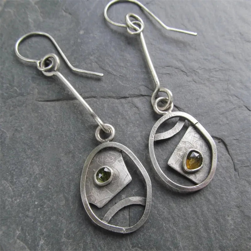 Anneau Œil | Boucles d'oreilles ovales avec petite pierre colorée – Vue 01