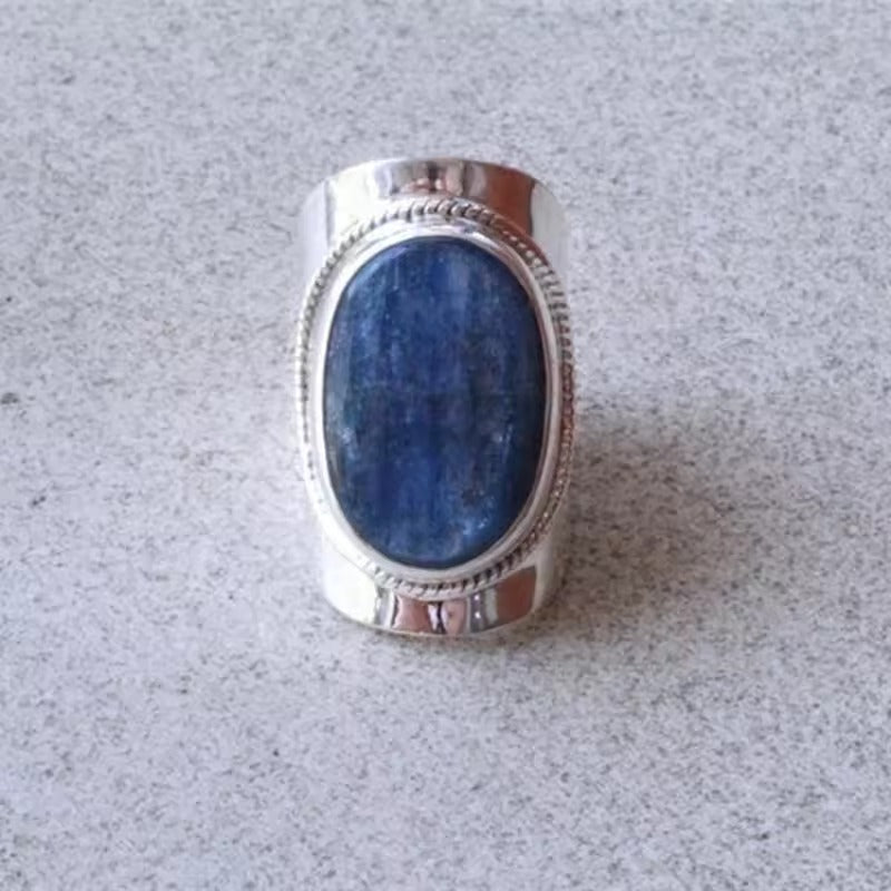 Plaque Bleue | Bague argentée avec pierre bleue rectangulaire – Vue 01