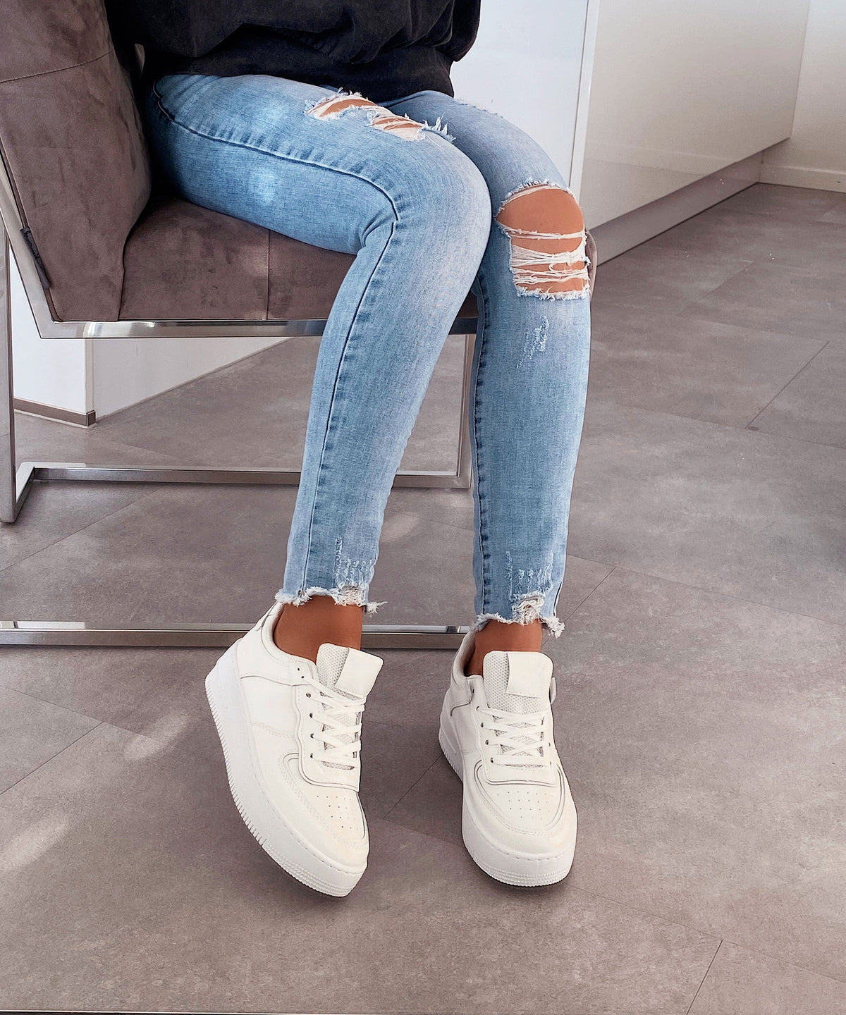 Sneakersy Sarai białe