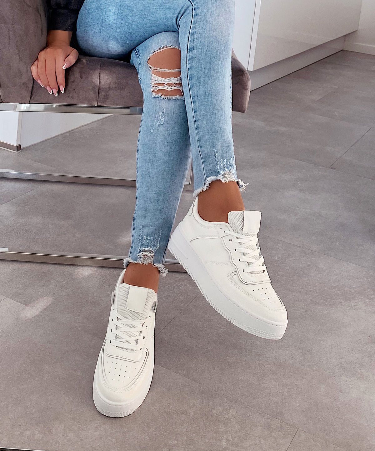Sneakersy Sarai białe