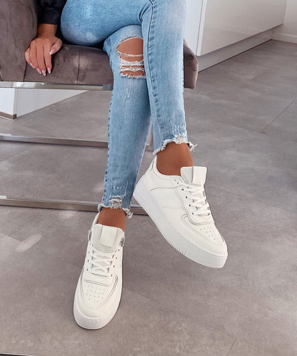 Sneakersy Sarai białe