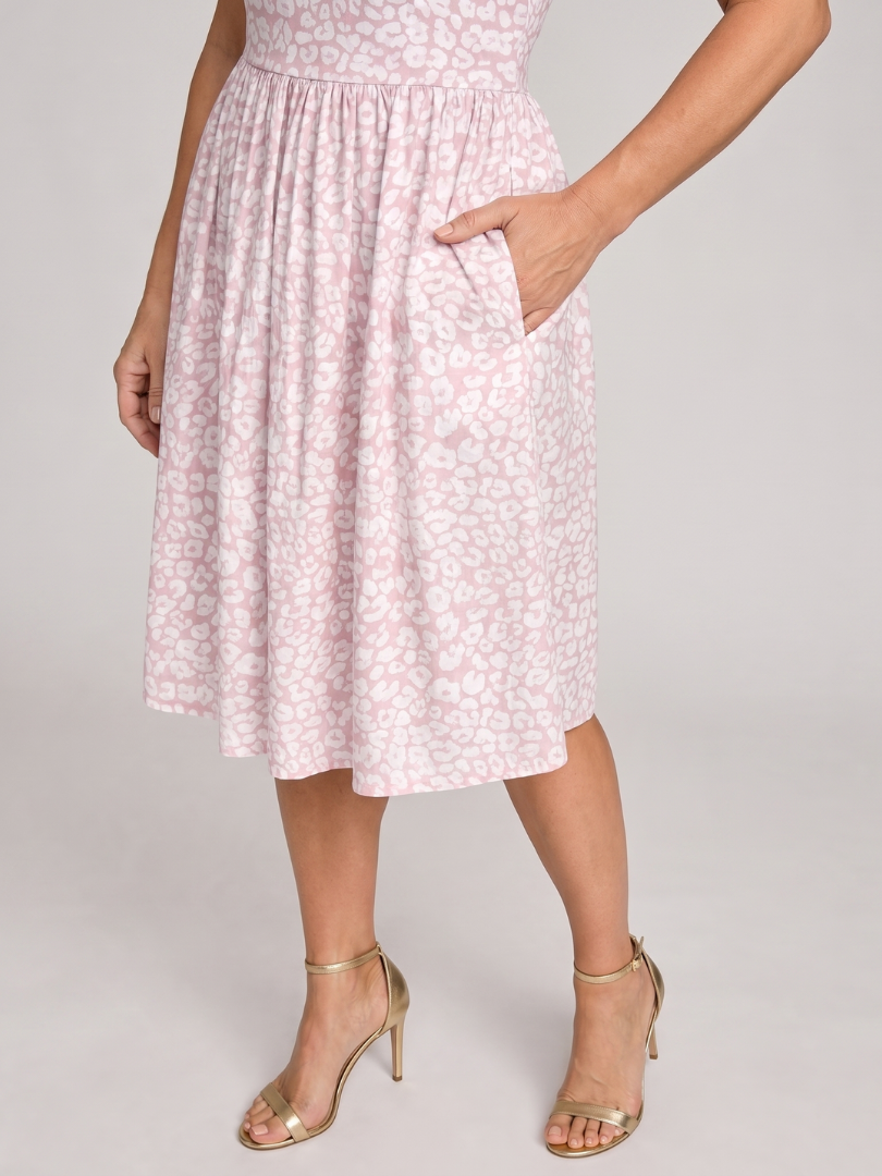 Hortense — Robe à encolure carrée et jupe froncée
